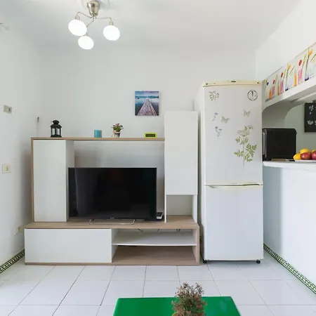 Ferienhaus Homeforguest Bungalow Vista Golf Con Terraza Y Piscina *