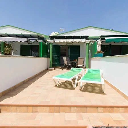 Bungalow Vista Golf Con Terraza Y Piscina *