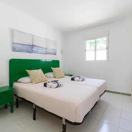 Bungalow Vista Golf Con Terraza Y Piscina Сasa de vacaciones
